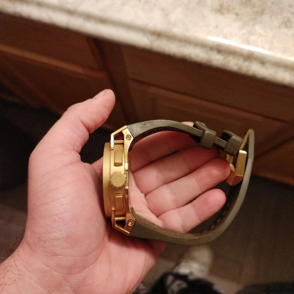 Invicta Akula